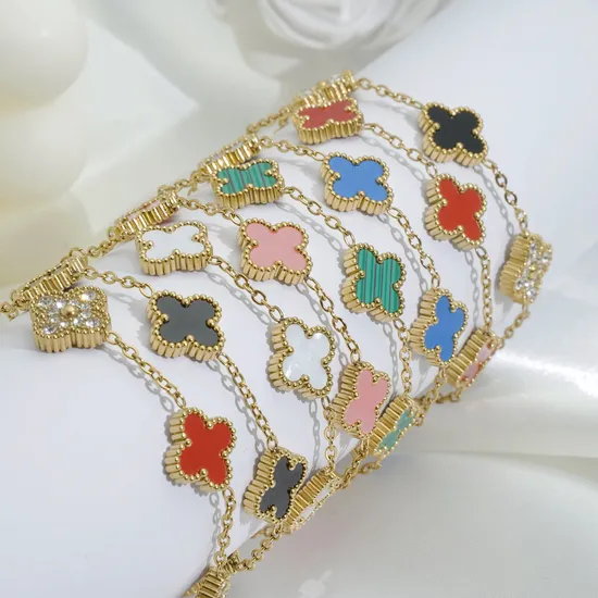Three Piece Clover Necklace Bracelet Earrings Set Women′s Gold Stainless Steel Fashion Jewelry