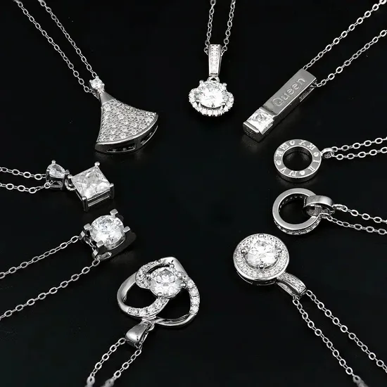 2023 Fine Jewelry 925 Silver Round Four Leaf Clover Heart Flower Cross Vvs Diamond Moissanite Pendants for Necklace