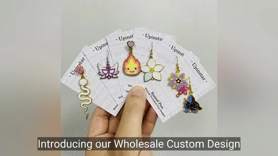 Custom Maple Leaf Design Statement Women′s Enamel Earring Fashion Stud Hoop Earings Display 
